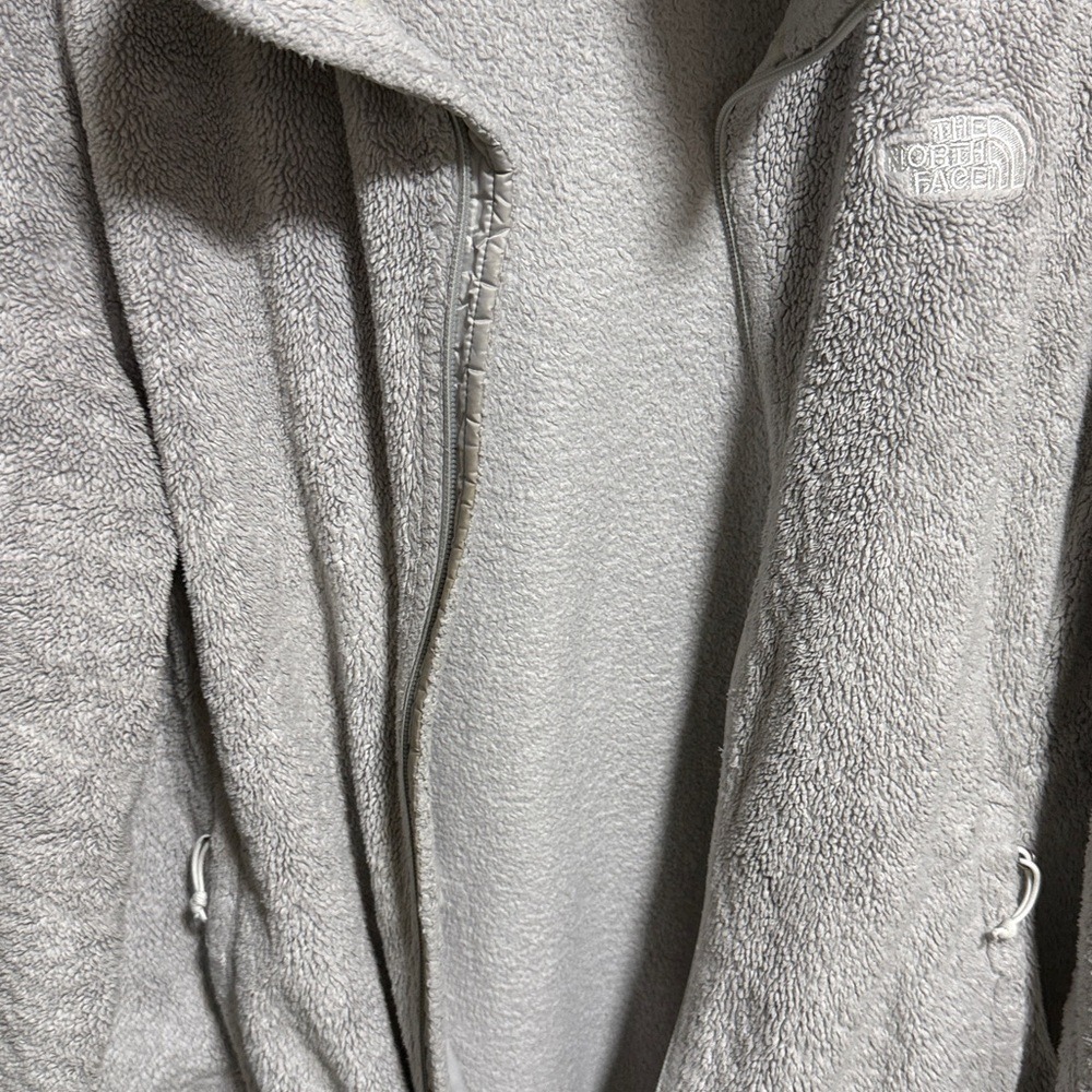 The North Face Women's Light Gray Fleece Jacket - Picture 10 of 12
